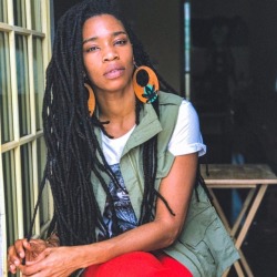 islandnaturals:  @reemahmusic #locs #womenwithlocs