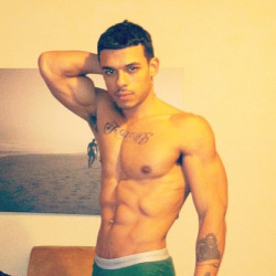 Dominicanblackboy:  Papi Sexy Wit It!😍