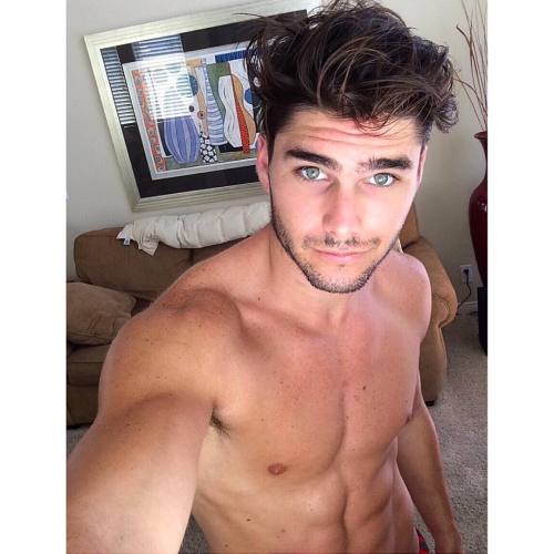 brotasticbros:  Instagram user @charliem015 http://ift.tt/1M6ydGJ