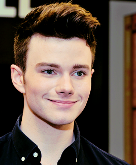 bluepiccadillytakesmeaway:Chris Colfer + book signings at The Grove in LA (2015)