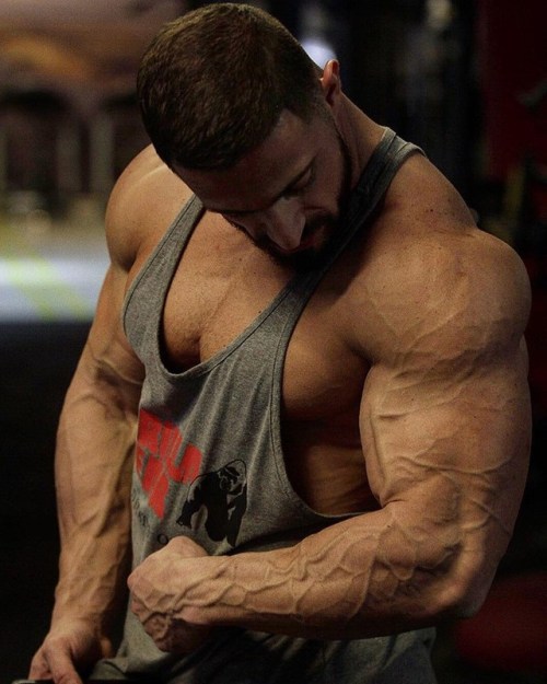 muscular guys, bodybuilders and my states of soul.