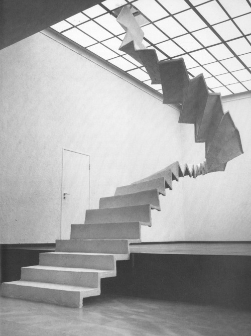 lafilleblanc:Inge MahnGewendelte Treppe (spiral staircase),1988plaster over metal constructionvia: m