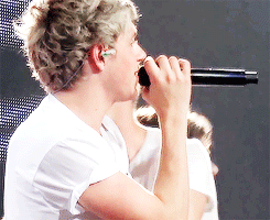 niamrockme:  x   Super creep :)