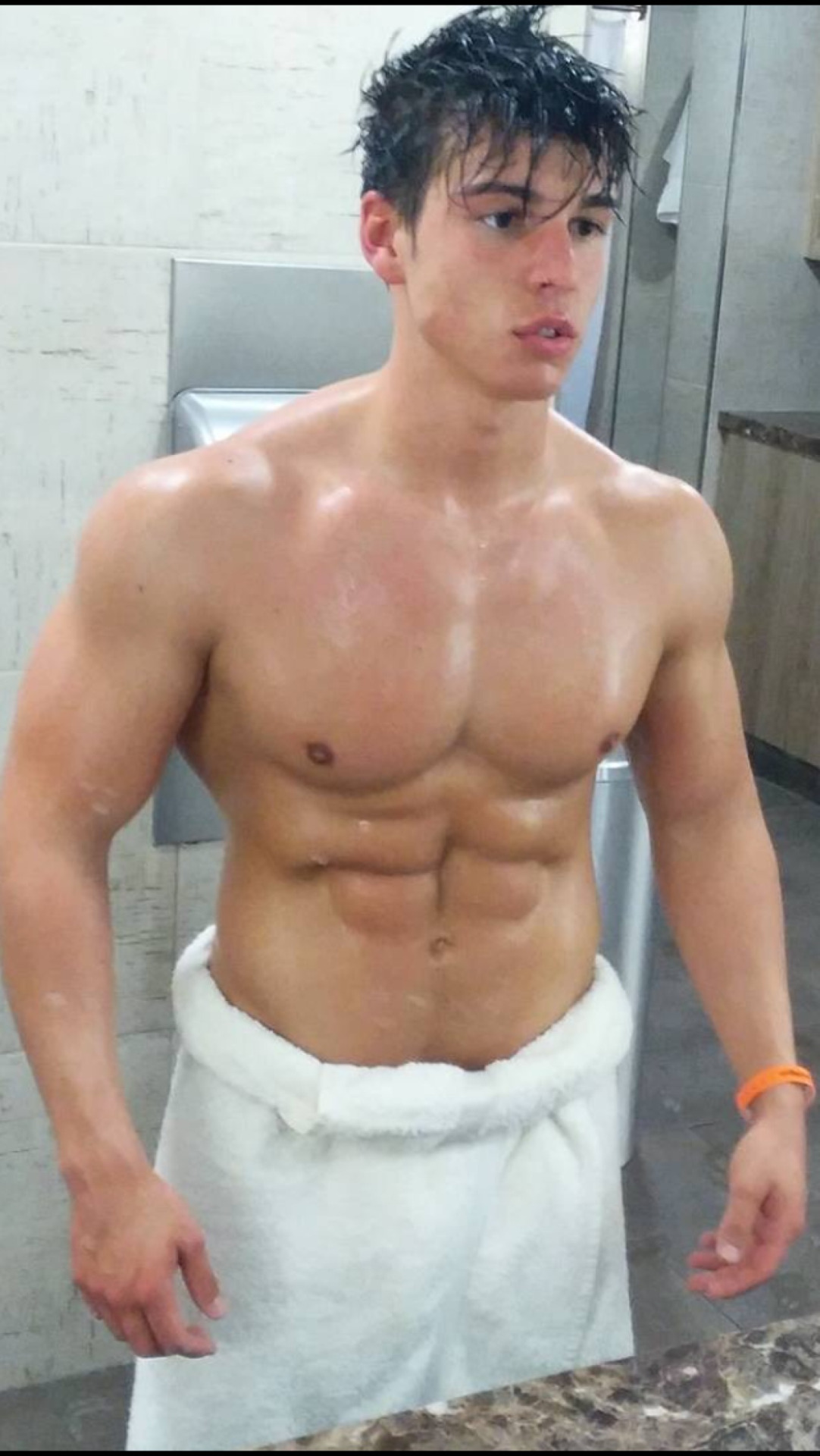 muscletits:  Strutting around the locker room like this will result in some very