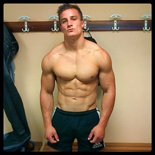 mancrushoftheday:  undeadarsenal:  tumblr batch upload bloadr.com (FB)   The Man Crush Blog / Facebook / Twitter
