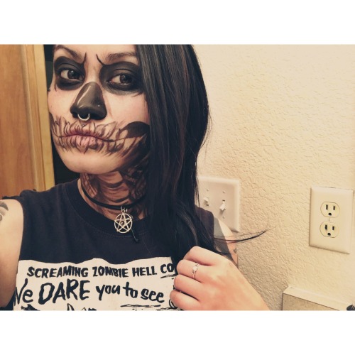 kitsunesuicide:  Happy early Halloween 