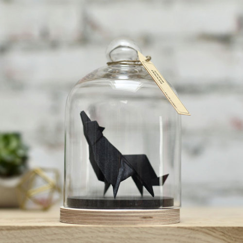 culturenlifestyle: Elegant Origami Sculptures by Floriane Touitou Parisian boutique FlorigamiShop features stunning and elegant animal origami sculptures by artist Floriane Touitou. Since 2014, Touitou has been constructing handmade unicorns, dragons,