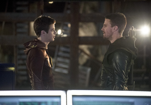 Sex tvshowclub2:  Arrow 3×08: “Brave and the pictures