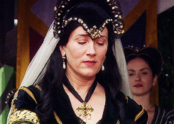 cleopctra:make me choose ↳ ourgraciousqueen said: Katherine Of Aragon or Jane Seymour