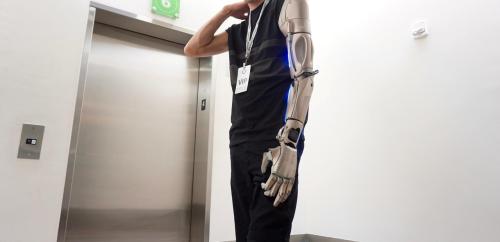 the-future-now:  This might be the most high tech video-game inspired prosthetic arm we’ve ever seen James Young, a 25-year-old biological  scientist who lost his left arm and left leg in 2012 after falling under  a train in London, just debuted a world