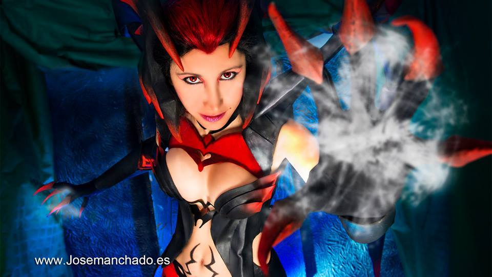 cosplayandanimes:  Elise - League of Legends source
