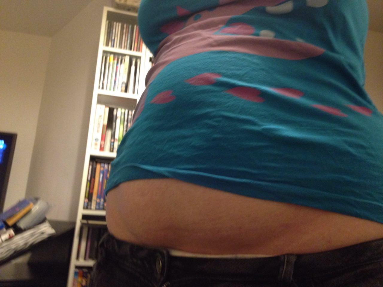 jiggle-butt:  Goshdarn why does nothing fit anymoreâ€¦ 