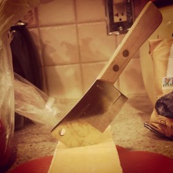 samispasmolytik:  #tinycheesecleaver! How cute.  Don&rsquo;t be fooled&hellip;it&rsquo;s really for castration