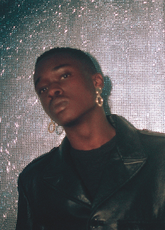 oscar-isaacs:ASHTON SANDERS© Sandy Kim | Wonderland Magazine (2017)