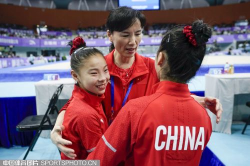 Qi Qi and Guan Chenchen both had their birthday during the recent National Championships. Qi Qi turn