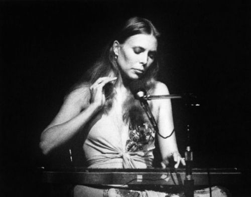 lesbianjonimitchell: Joni Mitchell, New Victoria Theatre, London, England. April 21, 1974.