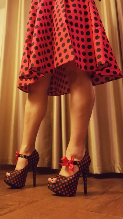 lexsells: ottydots:   Love my pinup polka dots! A gift from Lexa @lexsells 💋 Next up is our third virgin of the week, lexsells, looking very dotty. I suspect there maybe some shoe envy going on….THank you for joining in the fun of the parade  