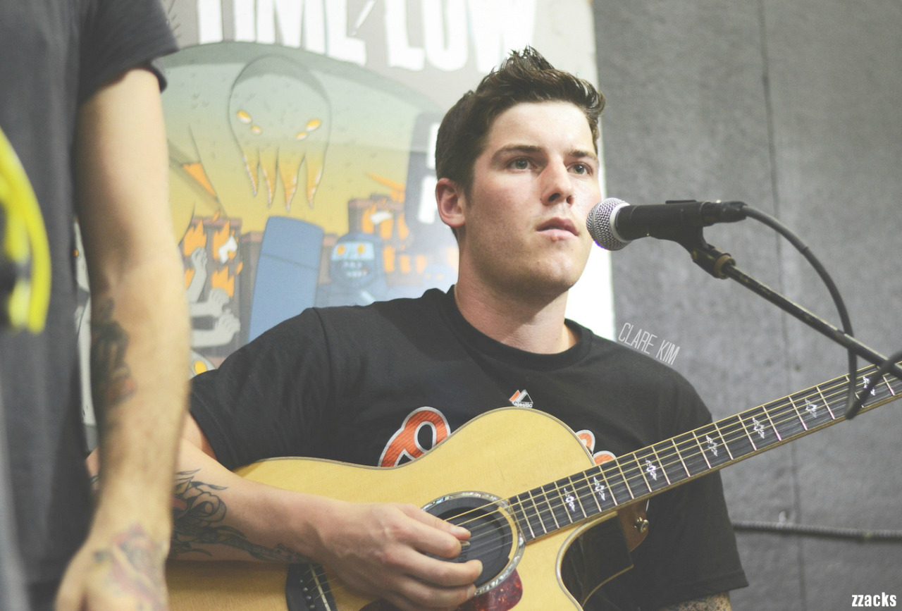 rianalltimelow:  zack merrick, acoustic show (x)  