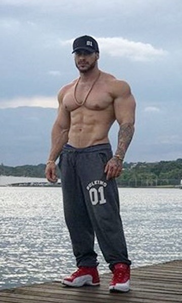 boys-do-luke:  🔞 Leo Stronda 🔞Site: http://boysdoluke.blogspot.com.brTwitter: @BoysdoLuke Instagram: ON