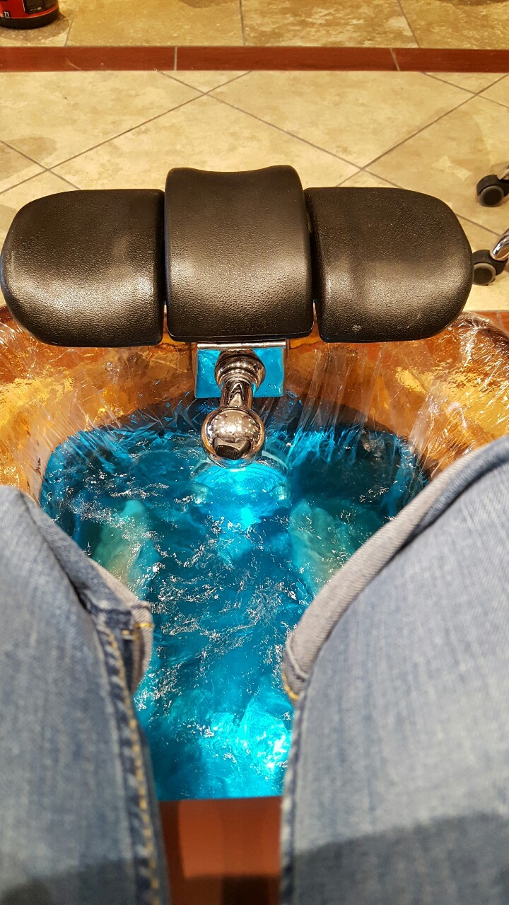 nsfwdomi:  Pedicureeeee
