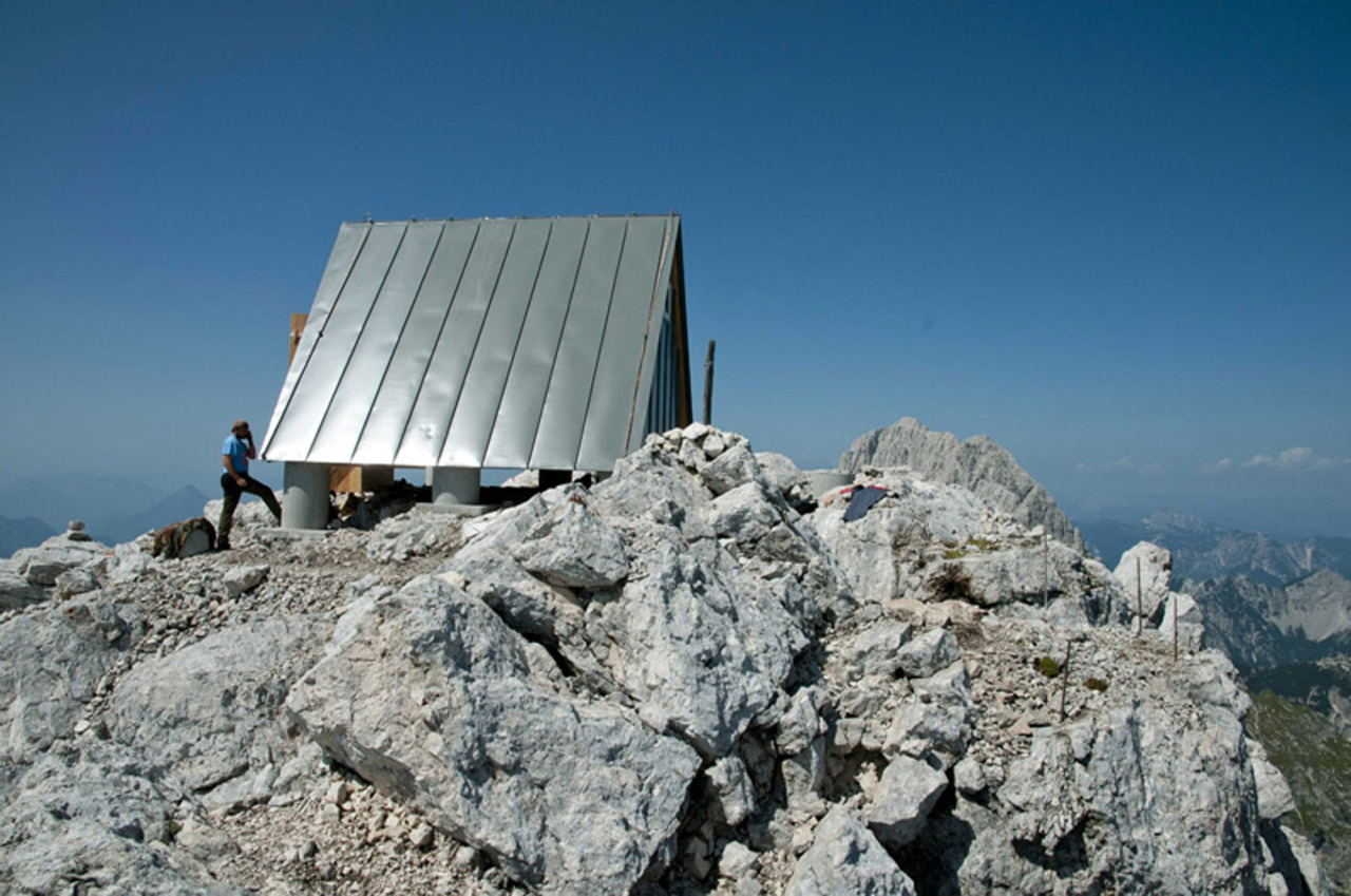 cabinporn:  Wooden shelter perched on a mountain in the Alps on the border of Slovenia
