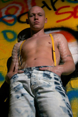 gayskinheads:  Scott Thompson