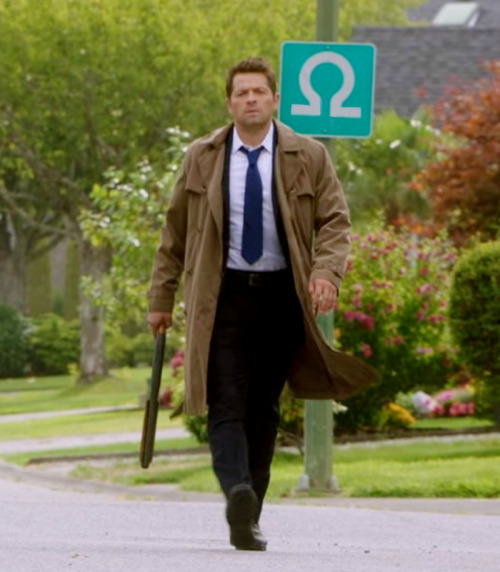 I call this edit “I do unreasonable things to screenshots”I saw a screenshot by hourlycastiel on twitter (here) and found that the sign looked very easy for me to manipulate in order to make a statement about Cas. ;D #Effi stuff#Supernatural#Castiel #I do unreasonable things #*gigglesnort* #omega!Cas