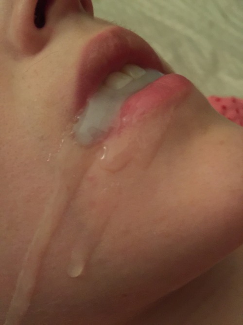 jassti:  daddythefetish:  Oldie but a goodie. Sorry friends for slacking on the pics. We’ll get more up soon.  Yummy