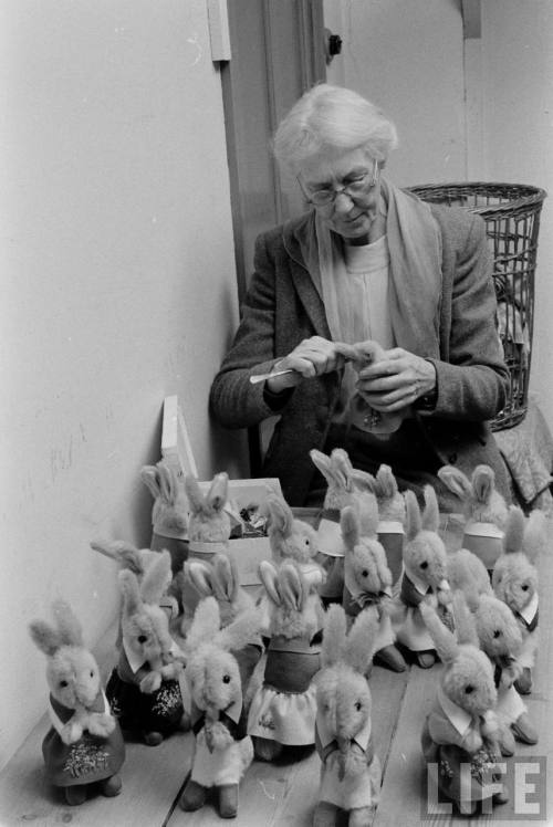 Soft toys multiplying like rabbits(Carl Mydans. 1953)