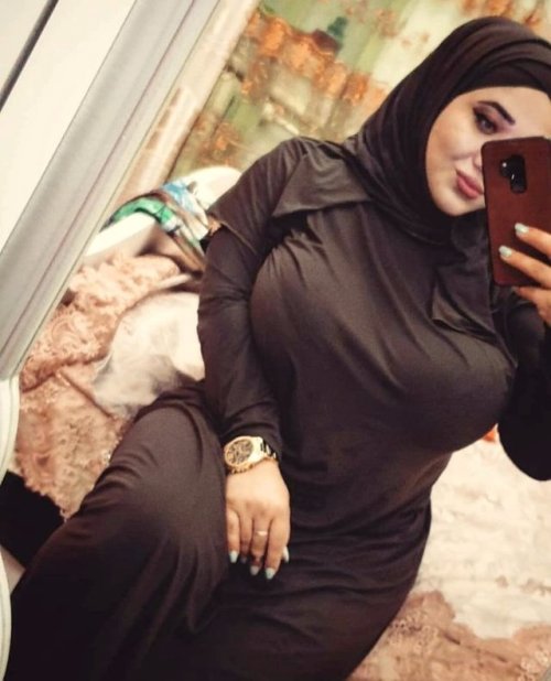 fatimah-nurul-muslimah:reblog if you want such boobs for yourself and want to squat for pissing also