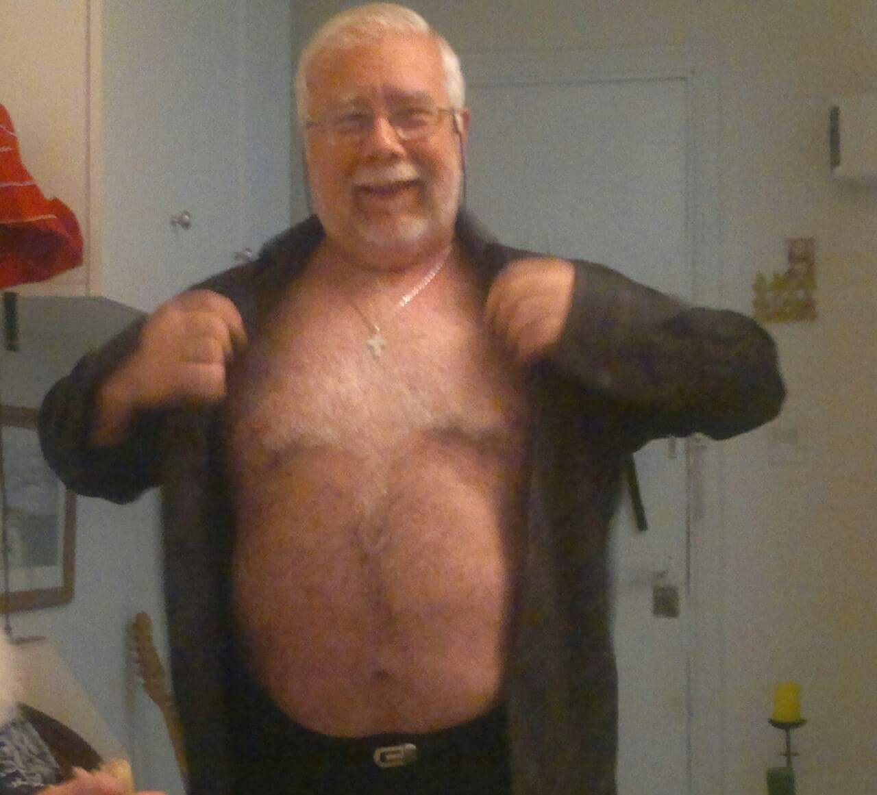 olderadmirer:  Olderadmirer