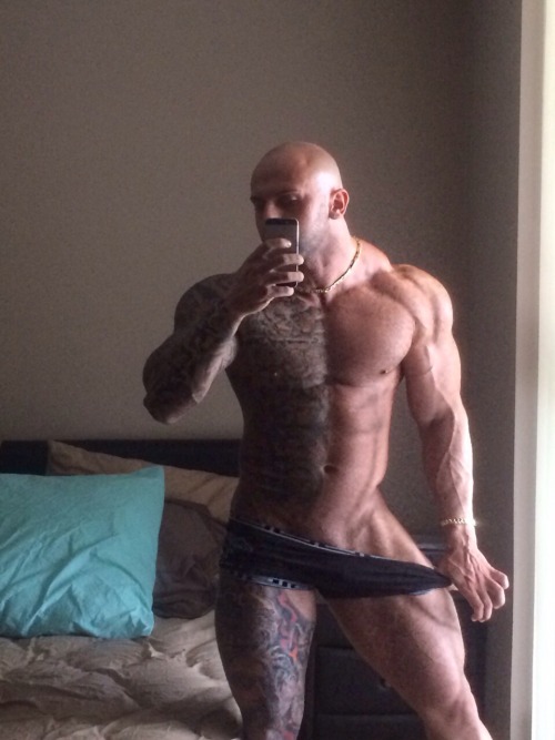 lrblckluv34: beefluvr94:  SO fuckin sexy and jacked. ALWAYS worth a reblog.  Damn Sexy 😍😍😍😍😍🍆🍆🍆🍆👅👅👅👅👅👅😘😘😘😘💋 