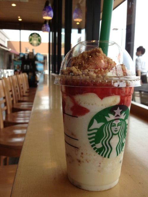 wildlanes: Whoa! A Strawberry Cheesecake Frappuccino? What is in this drink? Is this available in th