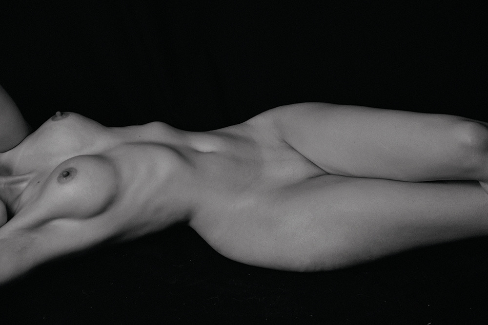 mauriciocollazos: under the rock is the mold by #maocollazos #models N U D E 78