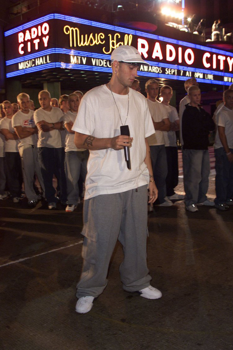 Eminem - I had hoop dreams, now I shoot threes 🚨🏀🔥