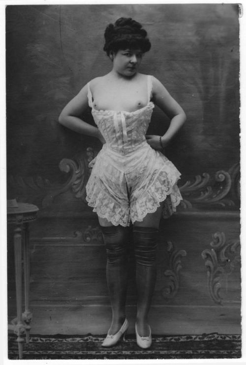 grandma-did: lilit69:  ebay  Her attendant gets a Goofy Hat Award  Wonderful Victorian series and wi