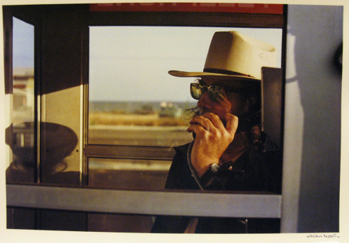 casadabiqueira:California, Walter Hopps in phone booth William Eggleston, 1974