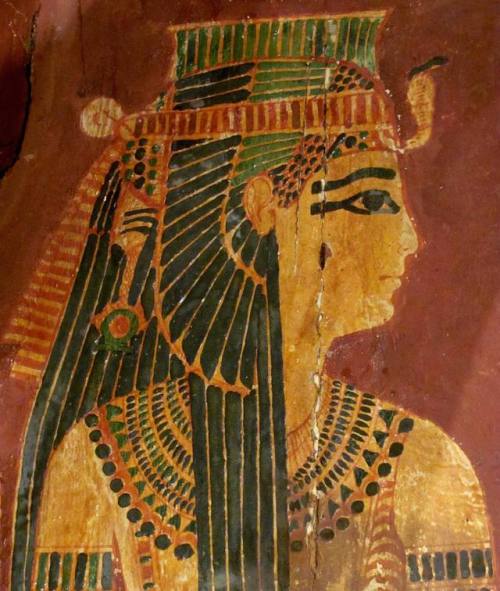 amntenofre:the Goddess Nut wearing the vulture headdress with the uraeus.Detail of the interior of a