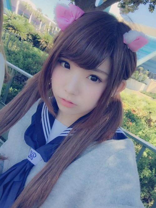 【画像あり】コスプレイヤーのえなこさんが制服でディズニー : VIPワイドガイド