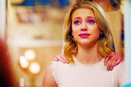 clarasolo: Betty Cooper In Every Episode - 1x13…  The Sweet Hereafter “Good evening,
