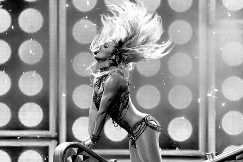 lovebritney:Britney performs onstage during the Billboard Music Awards at T-Mobile Arena in Las Vega