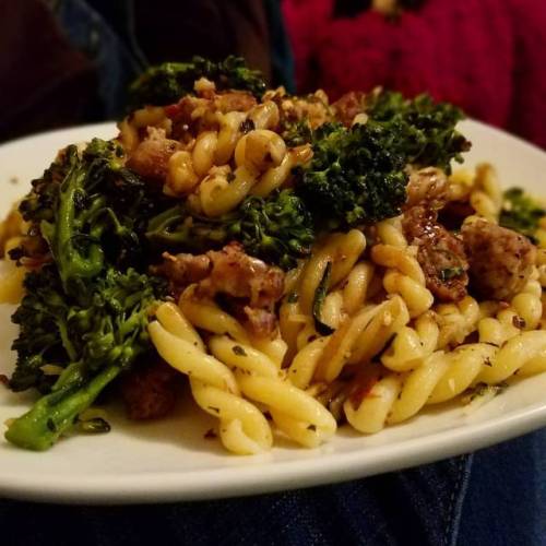 My latest @hellofresh dinner. Italian sausage, baby broccoli, lemon, and parmesan gremolata pasta. I