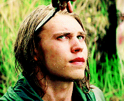 dailyshannaragifs:  Austin Butler as Wil in The Shannara Chronicles. 
