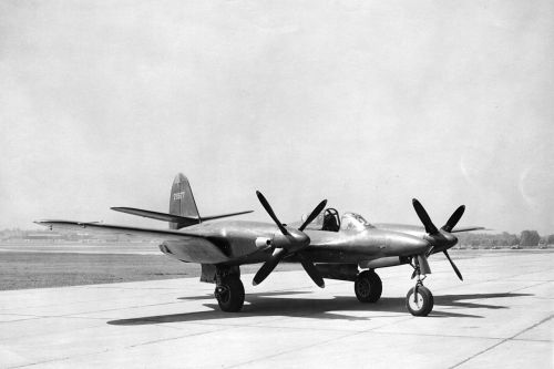 McDonnell XP-67 Bat.(via McDonnell XP-67 061024-F-1234P-031 - McDonnell XP-67 Bat — Wikipédia)
