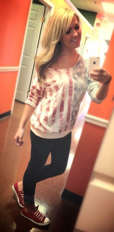 youngwebwhores2018: amatorer: sexyslts3: worshiporfuck:  thicklovestofuck:  Got to love my daughter 