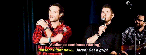darlingcap:J2 | Houscon16 | The 12 inches shaft‘I’m so sorry. Next question please!’ [watch the vide