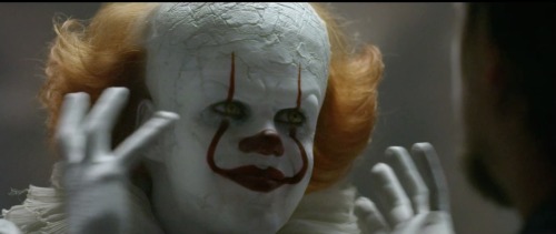 Just a very few of the 1090 Pennywise screenshots I have taken from all the new featurettes. I thoug