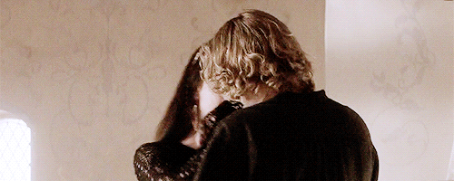 fuckyeahmaryandfrancis:frary + lip bites