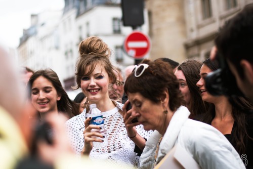 Lindsey Wixson and the crowd after Jean Paul Gaultier FW15 couture showCredits : lechiffrehuit