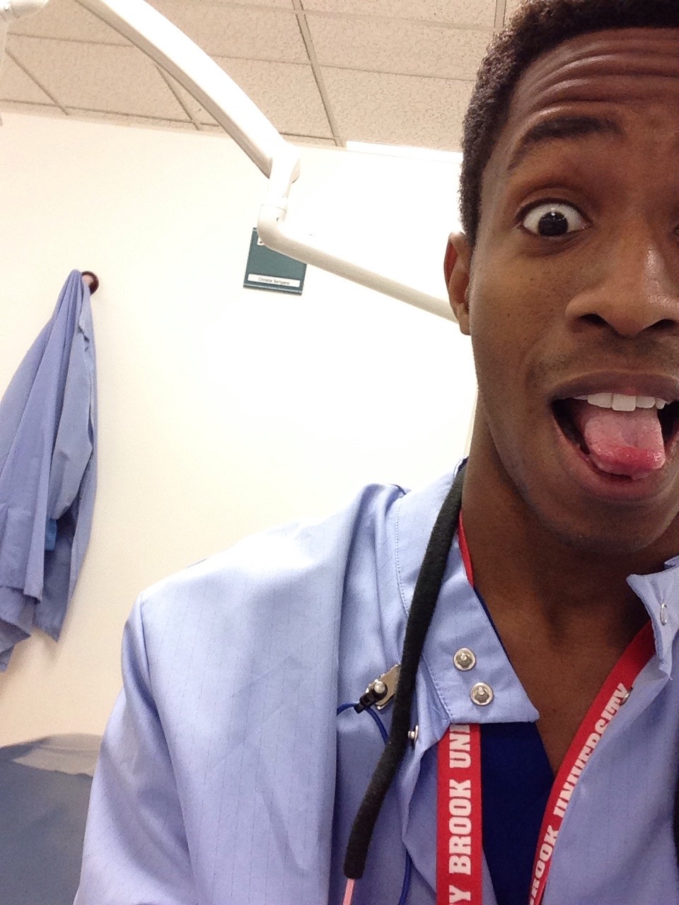 thotofficial:  Look I have my own dental chair 